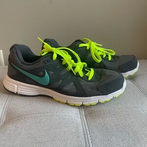 Nike Revolution 2 Women’s size 11